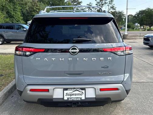2023 Nissan Pathfinder Platinum FWD