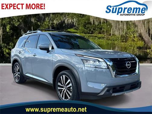 2023 Nissan Pathfinder Platinum FWD