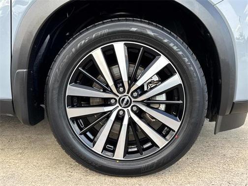 2023 Nissan Pathfinder Platinum FWD