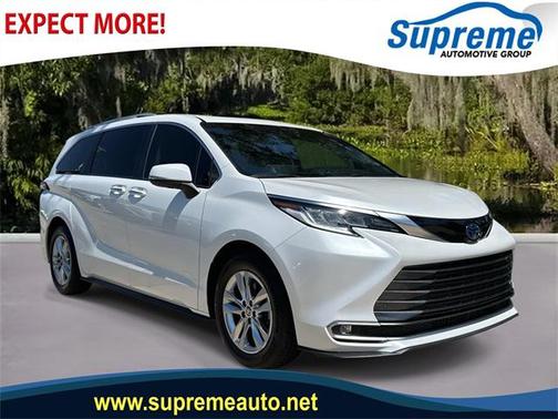 2022 Toyota Sienna Limited 7-Passenger