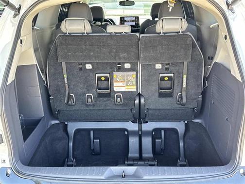 2022 Toyota Sienna Limited 7-Passenger