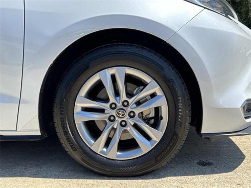2022 Toyota Sienna Limited 7-Passenger