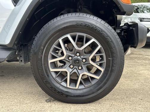 2024 Jeep Wrangler 4-Door Sahara 4x4