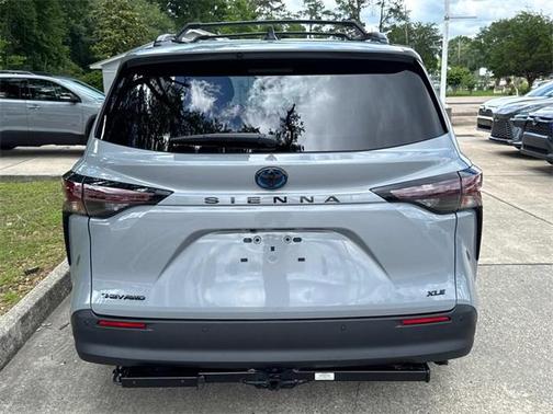2025 Toyota Sienna XSE 7 Passenger