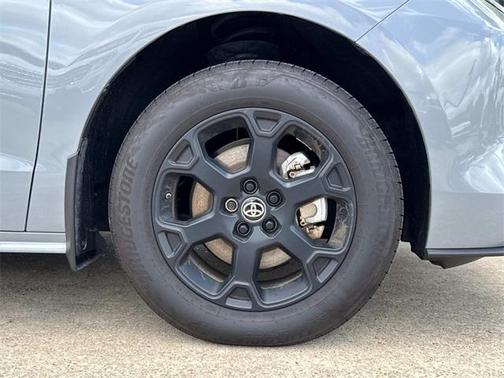 2025 Toyota Sienna XSE 7 Passenger