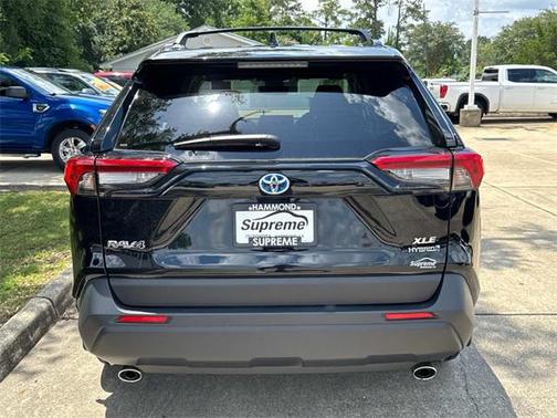 2022 Toyota RAV4 Hybrid XLE