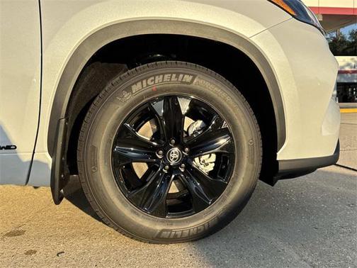 2025 Toyota Highlander Hybrid XLE