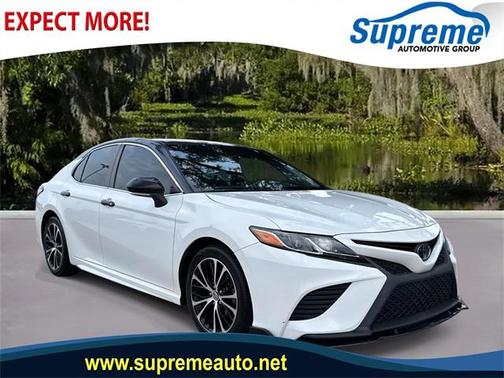 2020 Toyota Camry SE