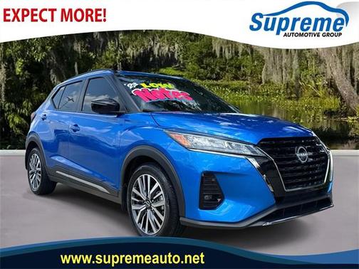 2023 Nissan Kicks SR