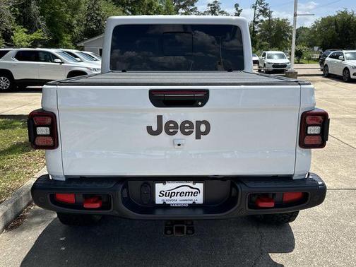 Bright White Clearcoat 2023 Jeep Gladiator Rubicon