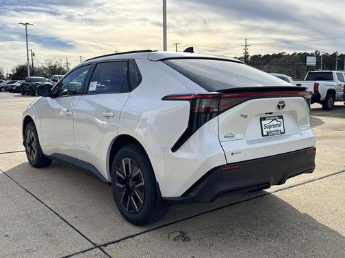 2026 Toyota bZ XLE Plus