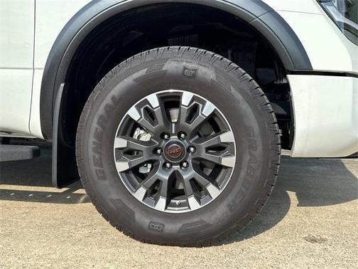 2024 Nissan Titan PRO-4X
