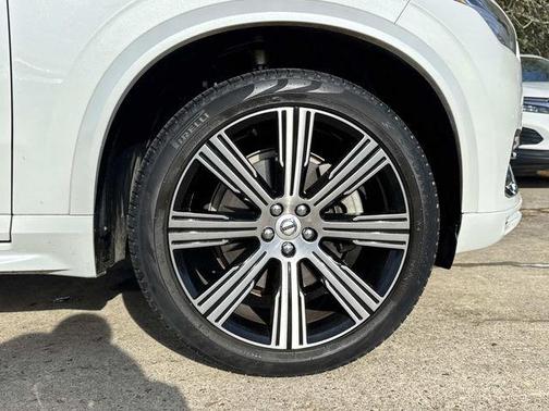 Crystal White Metallic 2022 Volvo XC90 T6 Inscription