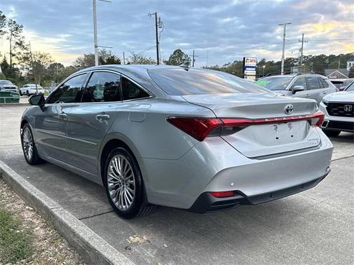 2022 Toyota Avalon Hybrid Limited