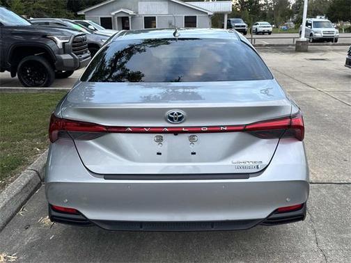 2022 Toyota Avalon Hybrid Limited