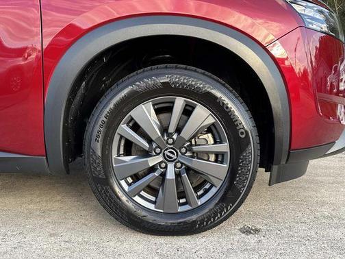 2024 Nissan Pathfinder SV FWD