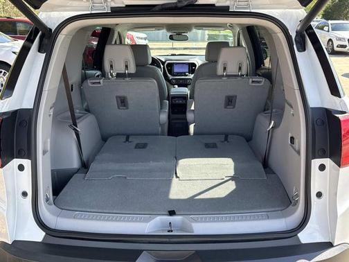 White Frost Tricoat 2018 GMC Acadia SLT-1