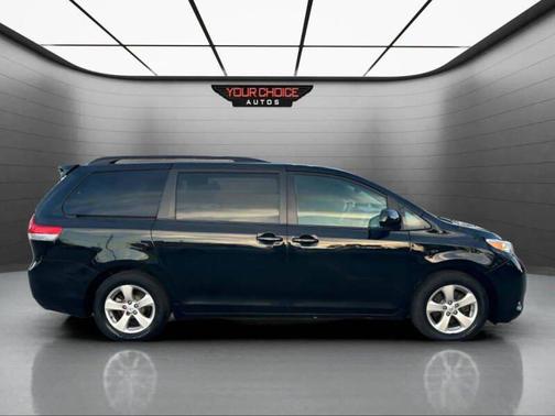 2014 Toyota Sienna LE