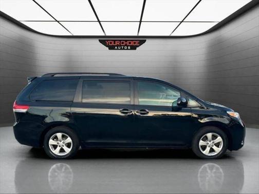 2014 Toyota Sienna LE