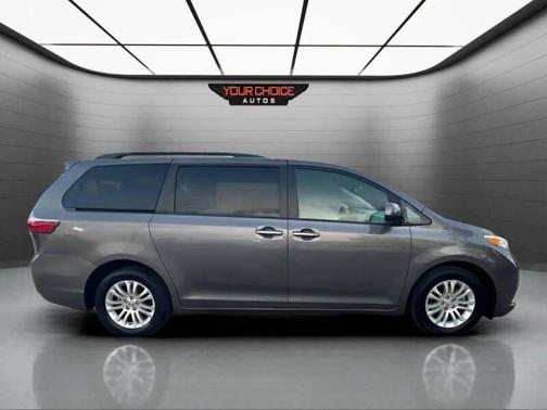 2017 Toyota Sienna XLE Premium