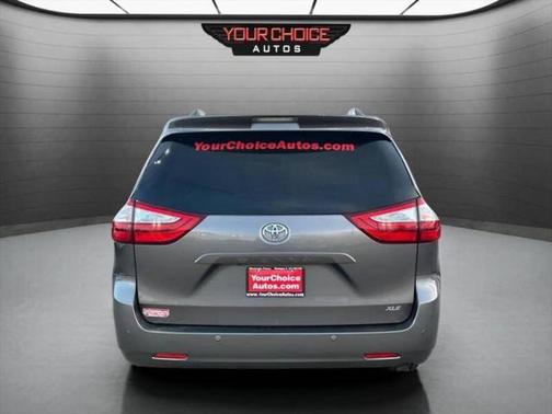 2017 Toyota Sienna XLE Premium