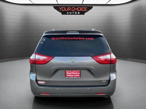 2017 Toyota Sienna XLE Premium