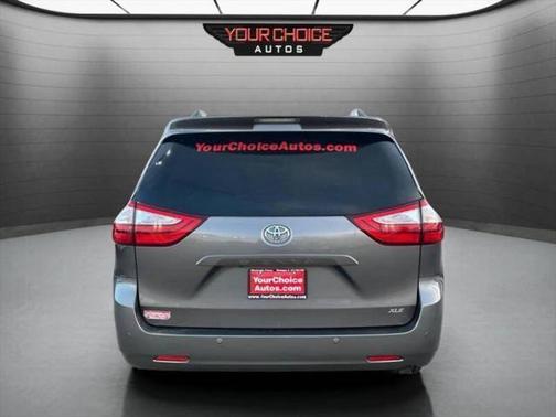 2017 Toyota Sienna XLE Premium