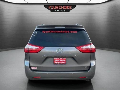 2017 Toyota Sienna XLE Premium