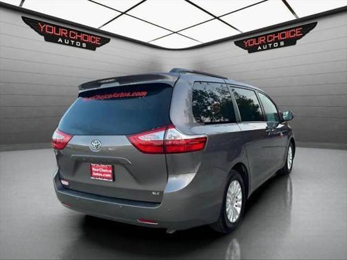 2017 Toyota Sienna XLE Premium