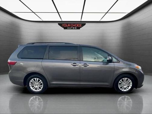 2017 Toyota Sienna XLE Premium