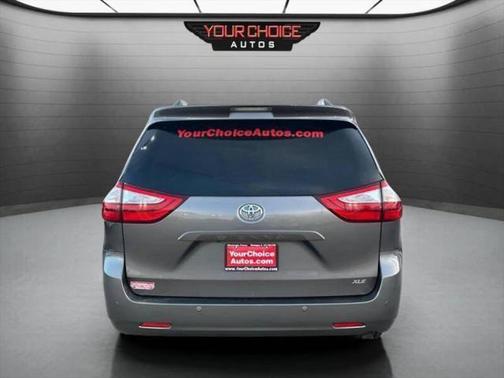 2017 Toyota Sienna XLE Premium