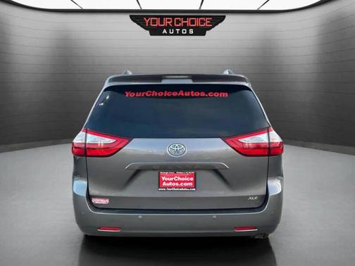 2017 Toyota Sienna XLE Premium