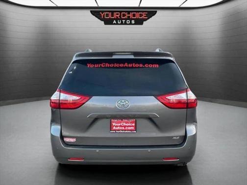 2017 Toyota Sienna XLE Premium