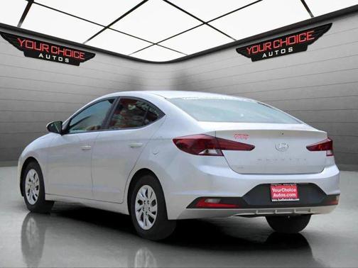 2019 Hyundai ELANTRA SE