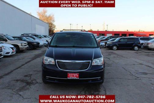 2013 Chrysler Town & Country Touring-L
