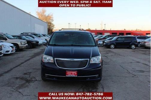 2013 Chrysler Town & Country Touring-L