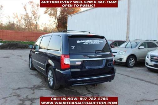 2013 Chrysler Town & Country Touring-L