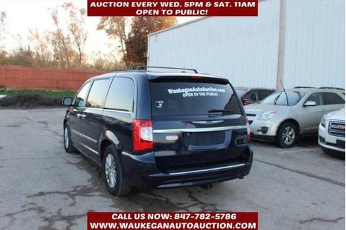 2013 Chrysler Town & Country Touring-L