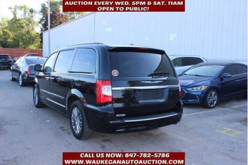 2013 Chrysler Town & Country Touring-L