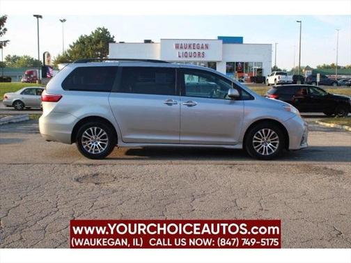 2018 Toyota Sienna XLE FWD 8-Passenger (Natl)