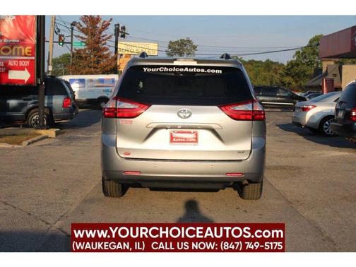 Silver Sky Metallic 2018 Toyota Sienna XLE FWD 8-Passenger (Natl)