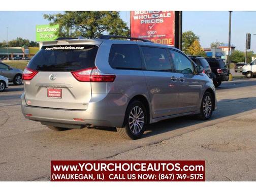 Silver Sky Metallic 2018 Toyota Sienna XLE FWD 8-Passenger (Natl)