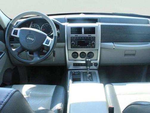 Bright Silver Metallic 2008 Jeep Liberty 4WD 4dr Limited