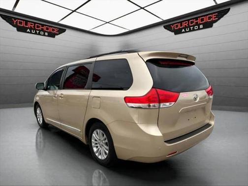 2012 Toyota Sienna XLE