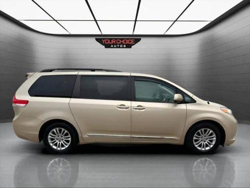 2012 Toyota Sienna XLE