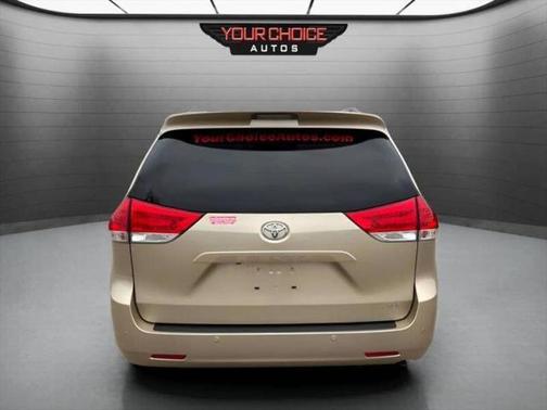 2012 Toyota Sienna XLE