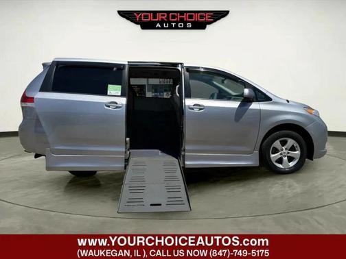 Silver Sky Metallic 2011 Toyota Sienna 5dr 7-Pass Van V6 LE AAS FWD (Natl)