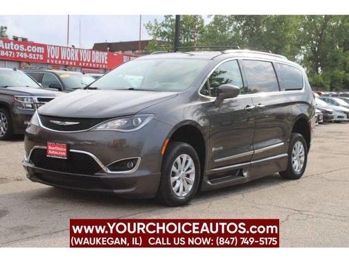 2018 Chrysler Pacifica Touring-L