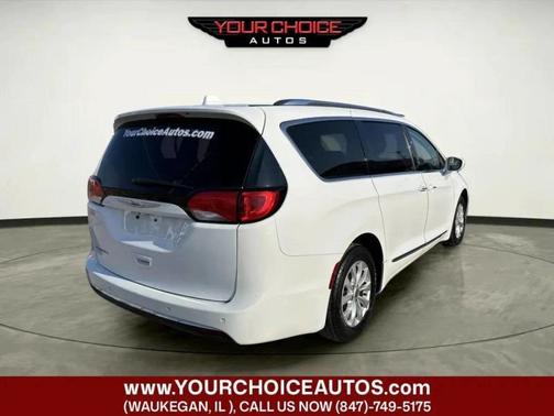 Bright White Clearcoat 2018 Chrysler Pacifica Touring L FWD