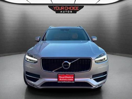 2016 Volvo XC90 T6 Momentum